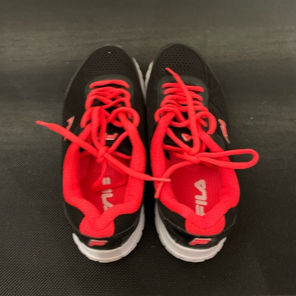 Brand new women’s Fila running shoes - Picture 3 of 6